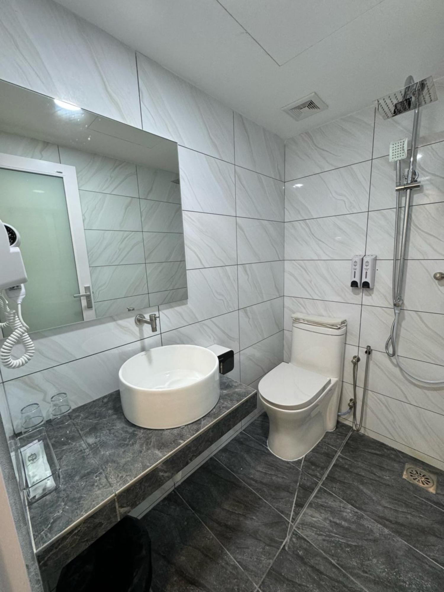 מואר 52 The Grace Hotel מראה חיצוני תמונה